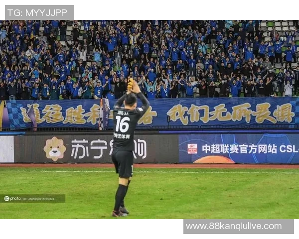 中超激战苏宁迎战重庆全力争胜展现球队实力与斗志