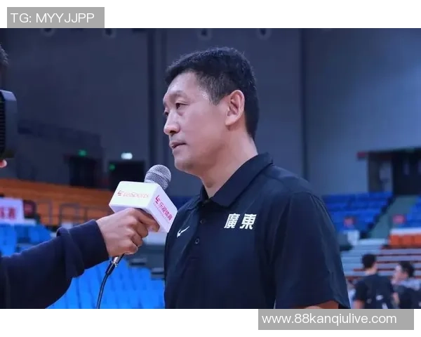 周军专访：从青涩球员到篮球教练的成长之路与心路历程回顾